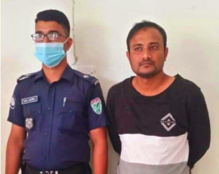 টেকনাফ পুলিশের হাতে ভূঁয়া পুলিশ কর্মকর্তা আটক