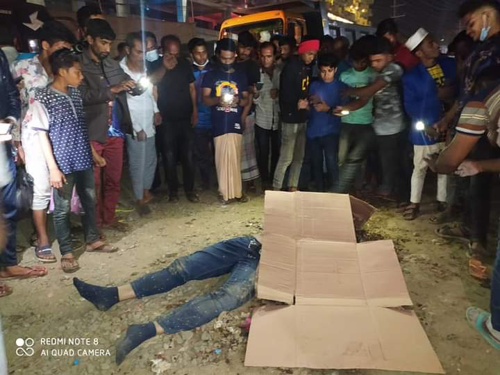 কলাতলী ডলফিন মোড়ে নিয়ন্ত্রণহীন ট্রাক  চাপাই নিহত ২ আহত ৮