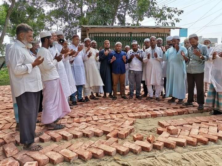 মেয়র মজিবুর রহমান ও কাউন্সিলর ওমর সিদ্দিক লালু'র কৃতজ্ঞতা প্রকাশ