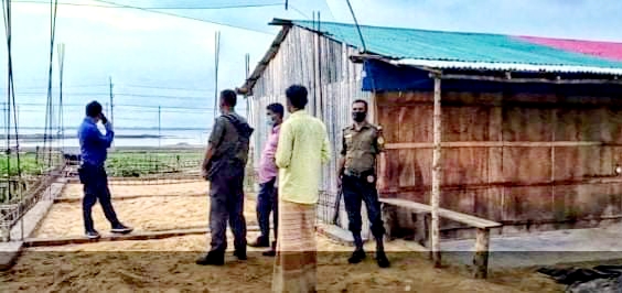 মহেশখালীতে ভ্রাম্যমাণ আদালতের অভিযান, সরকারী জমিতে অবৈধ নির্মাণ কাজের নিষেধাজ্ঞা!
