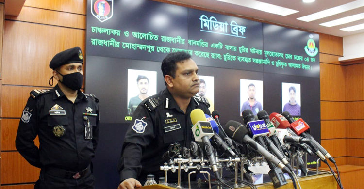 ৪২১ জঙ্গি-দস্যুর আত্মসমর্পণের সুযোগ, মানবিকতার নজির র‌্যাবের  