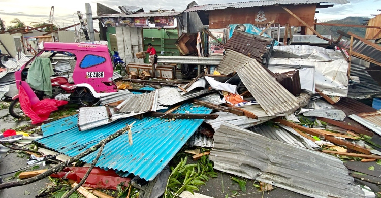 ফিলিপাইনে সুপার টাইফুনের আঘাতে মৃত্যু বেড়ে ৭৫
