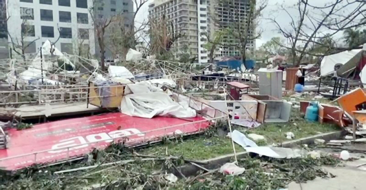 ফিলিপাইনে সুপার টাইফুনে মৃত্যু বেড়ে ৩৭৫