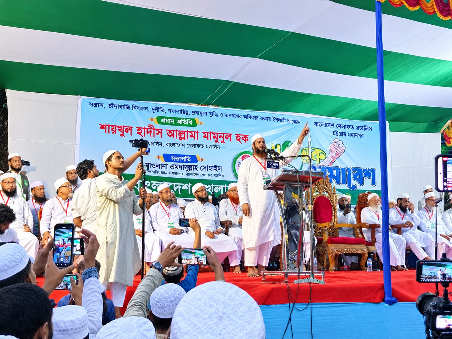 দেশের বিভিন্ন গুরুত্বপূর্ণ খাতে বিদেশি আধিপত্য প্রতিষ্ঠার পাঁয়তারা চলছে: আল্লামা মামুনুল হক
