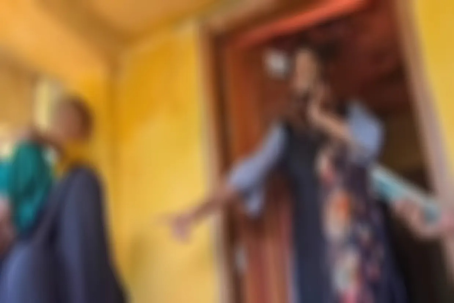পটুয়াখালীতে বাসরঘর সাজিয়ে সমকামী দুই যুবতীর বিয়ের আয়োজন, আটক করল এলাকাবাসী