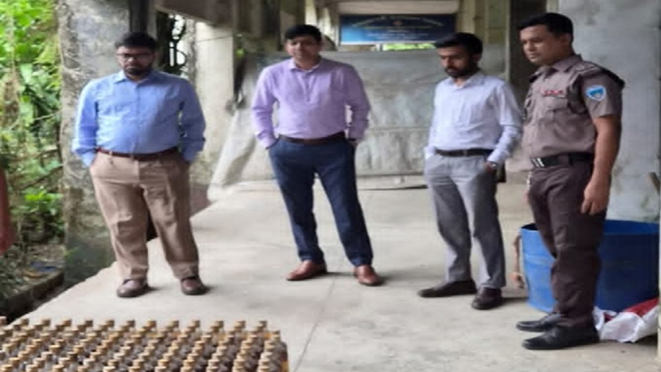 কক্সবাজারে সিজেএম আদালতের উদ্যোগে ১০০ কোটি টাকার মাদকদ্রব্য ধ্বংস