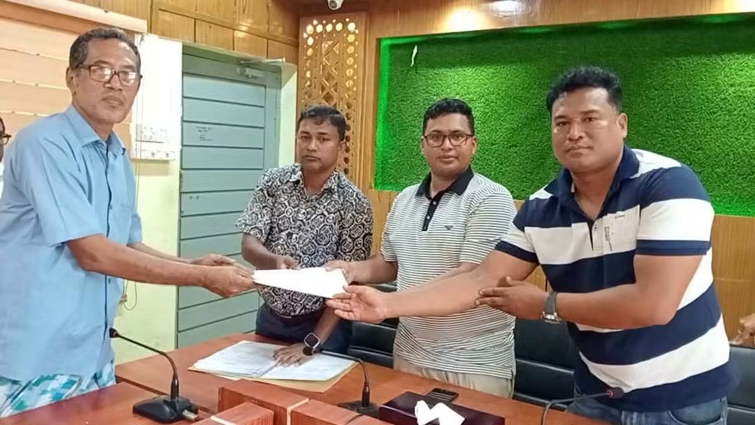 প্রবারণা পূর্ণিমা উপলক্ষে মহেশখালীর বৌদ্ধ সম্প্রদায়ের জন্য ৭ মেট্রিক টন চাল বরাদ্দ