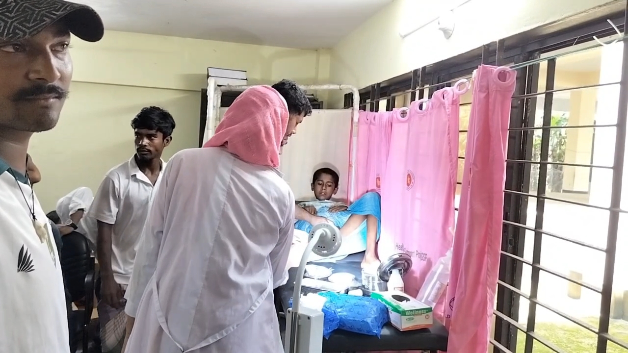 সেন্টমার্টিনে খতনা করা ২০ শিশুর রক্তক্ষরণ বেশি, ওষুধে সুস্থ হবে: চিকিৎসক 